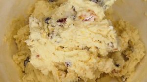 КУЛИЧ ТВОРОЖНЫЙ С  ВЯЛЕНОЙ КЛЮКВОЙ И ЦЕДРОЙ АПЕЛЬСИНА