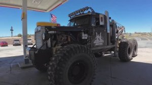 Мёрфи выкатил аварийный монстр трак.