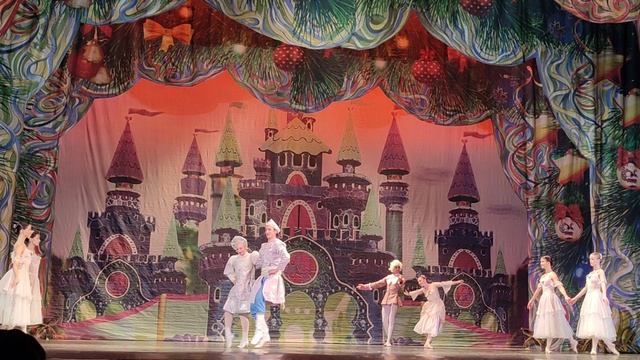 Отрывок из балета "ЩЕЛКУНЧИК" смотреть онлайн