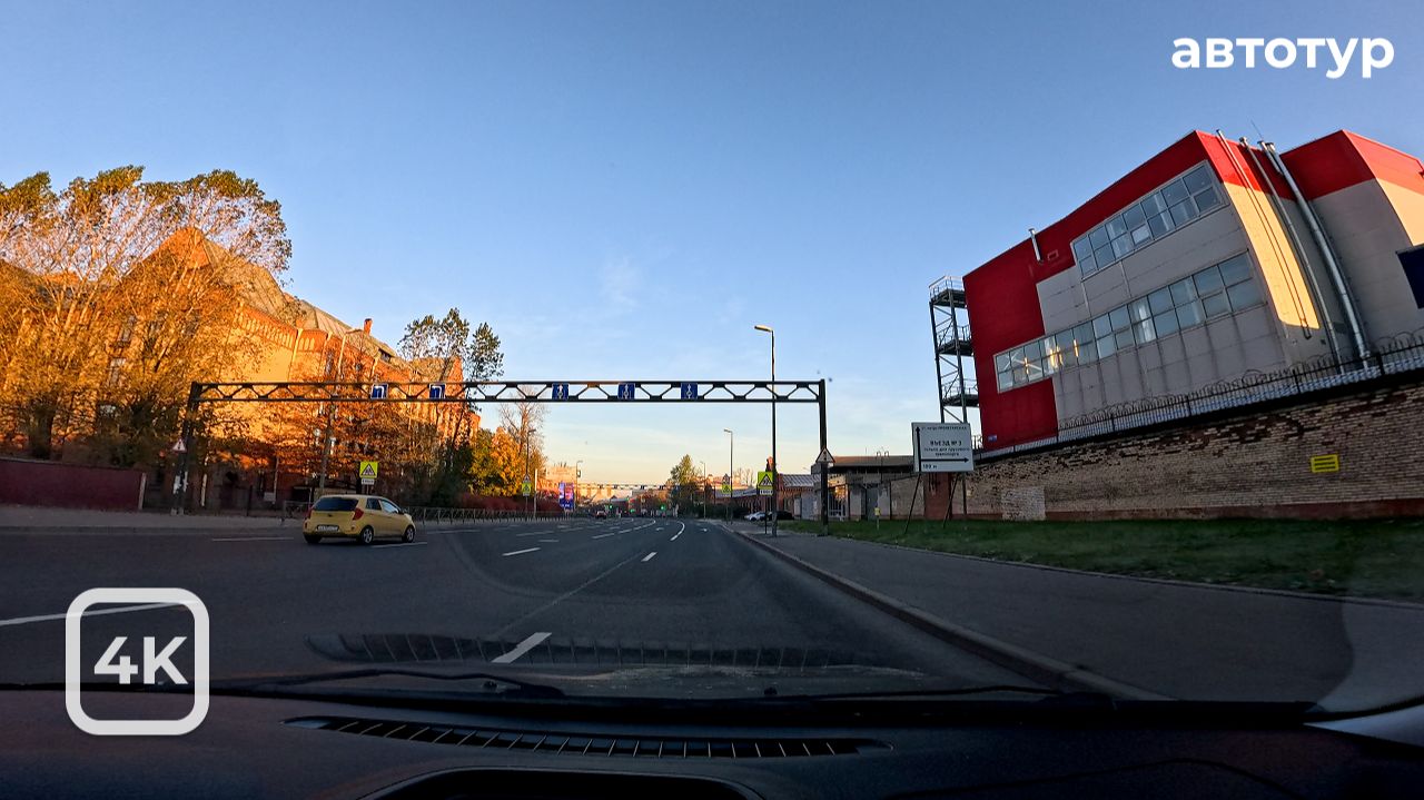 На автомобиле. Проспект Обуховской Обороны. Санкт-Петербург