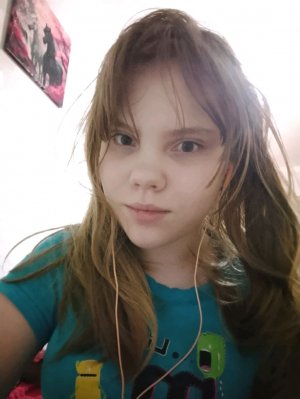 ребята я бросила своей сестре вызов если у меня будет больше зрителей чем у неё то она на меня не бу