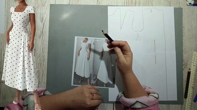 Моделирование. Платье с подрезными боками - для начинающих. Выкройка № 1926. смотреть онлайн