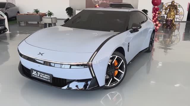 XPeng P7 2025 года смотреть онлайн