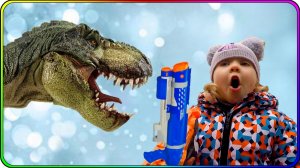 Дети против динозавров на деткой площадке. Нерф и спиннеры