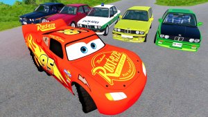 МУЛЬТИКИ ПРО МАШИНКИ: приключения на крутом СПУСКЕ — прыгаем и крутимся!