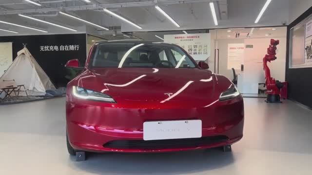 Tesla Model 3 смотреть онлайн