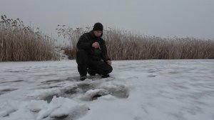 Окунь и плотва на безмотылку. Рыбалка на малой реке.