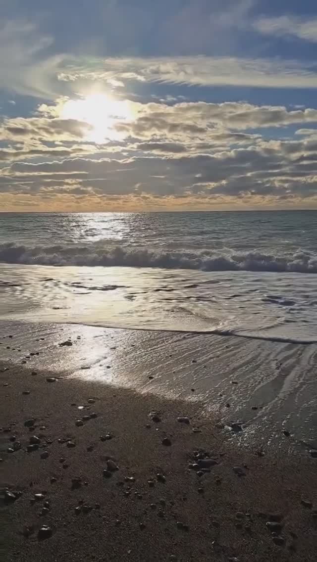 Сегодняшний морской закат из Абхазии из Гагры (10 января, ЗИМА-2026) смотреть онлайн