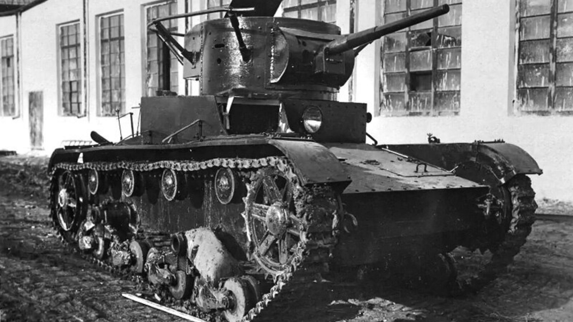 Постройка модели танка Т-26 обр. 1933 года от фирмы Звезда часть 2 смотреть онлайн