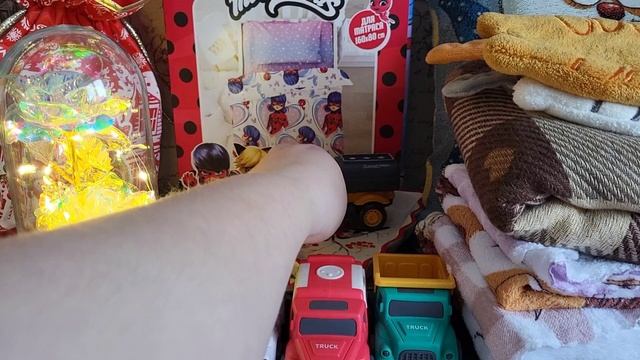 Подарки на Новый год от Деда Мороза смотреть онлайн