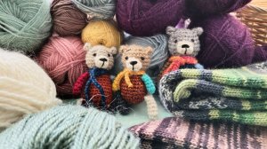 Посылка от подписчицы 🤗 / носки на машине / игрушки из остатков пряжи.