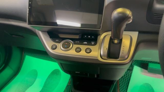 Honda Stream, 2011 год смотреть онлайн