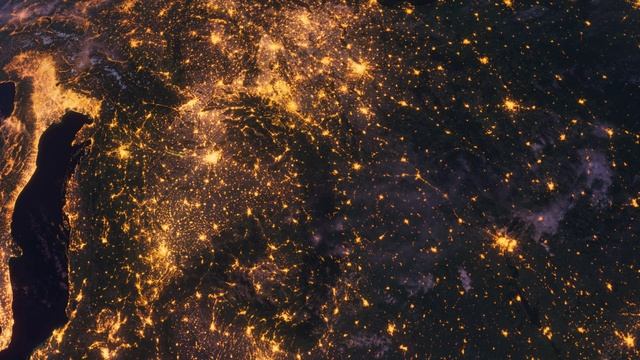 Бесплатное видео футаж, Планета Земля Ночью. Восточная Европа Вид из Космоса с Орбиты. Ночной Глобус смотреть онлайн