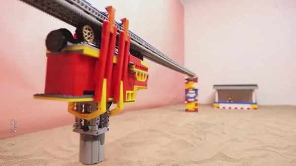 Эксперимент с ЛЕГО-поездом на подвесной монорельсовой дороге LEGO
