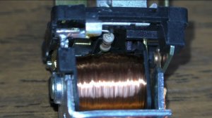 Стартер молчит. Может быть причина в реле блокировки стартера? Давайте разберёмся в этом вопросе.