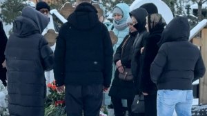 Родные и близкие пришли в годовщину Смерти актрисы Евгении Доброльской. 10 Января 2026. #помним