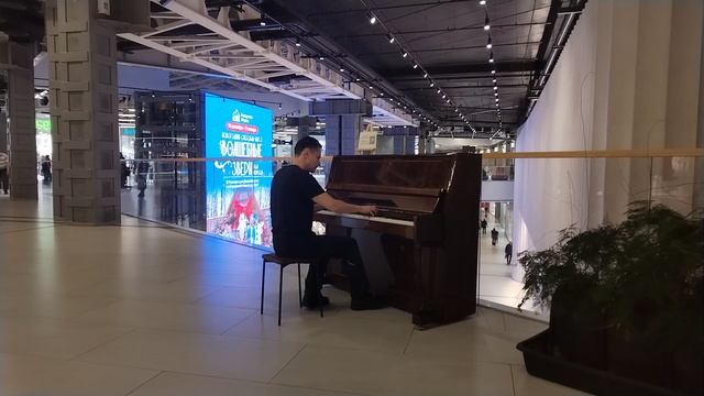 В Европолисе Ростокино стоит пианино Лирика смотреть онлайн