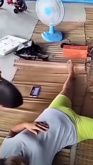 Приласкал мамку