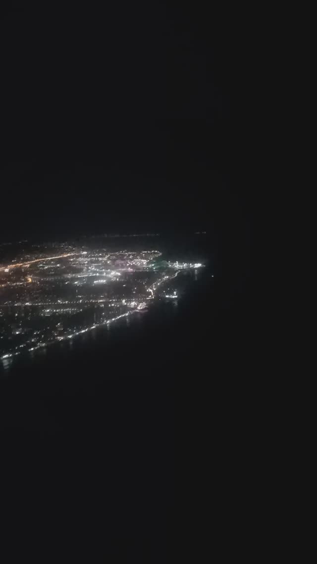 Полёт над чёрным морем ночью. Самолёт - Боинг 737-800 смотреть онлайн