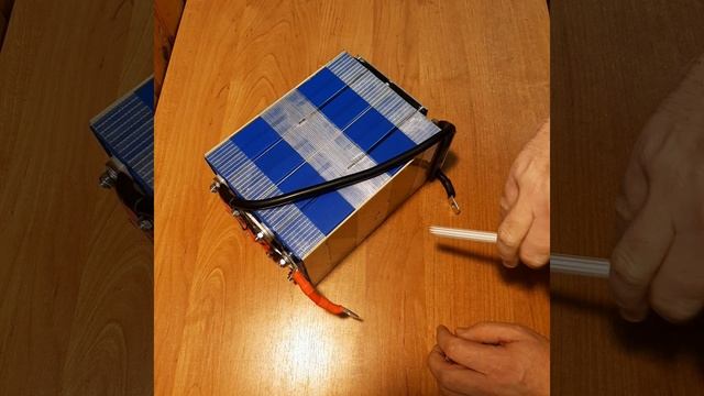 Начинка LiFePO4 аккумулятора 12В 105Ач в квадратном кейсе