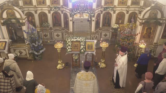 Запись трансляции 10 января 17:00. Всенощное бдение смотреть онлайн