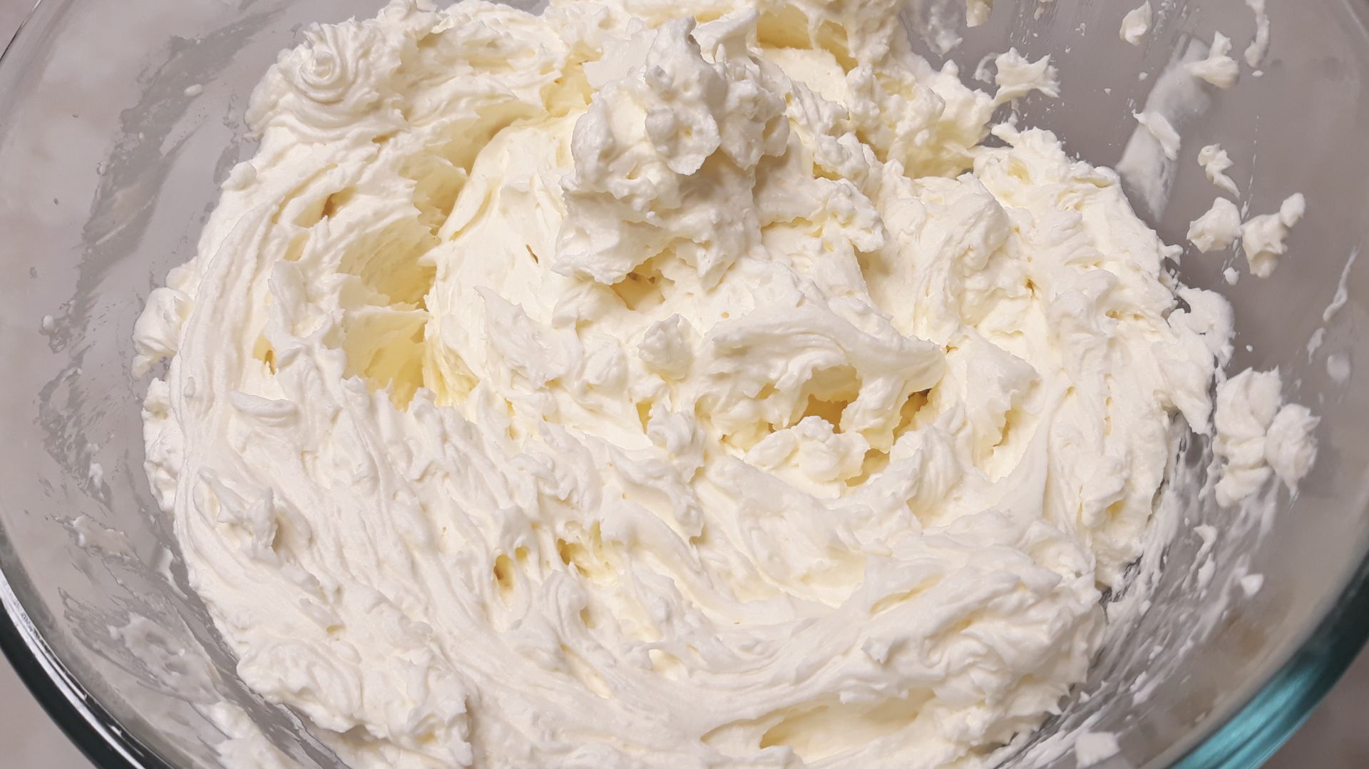 Крем чиз с сыром маскарпоне и сливками для торта и пирожных смотреть онлайн