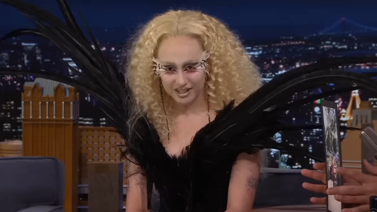 Чаппелл Роан рассказывает о том, что вдохновило его на создание образа, о новом альбоме и о любимом смотреть онлайн