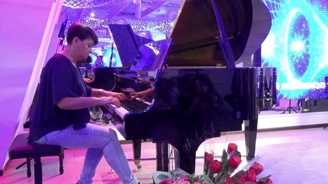 Элен - П.И. Чайковский - 1 концерт (фрагмент) смотреть онлайн