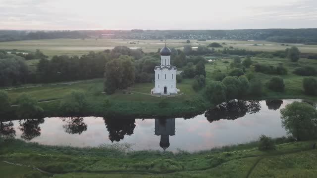 Церковь Покрова на Нерли . смотреть онлайн