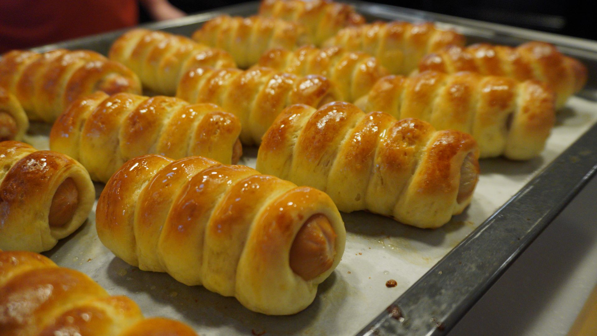 Сосиски в тесте как в пекарне 🥐 Готовлю на продажу дома смотреть онлайн