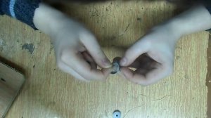 Машинка Версаль - зачем на челноке две дырочки