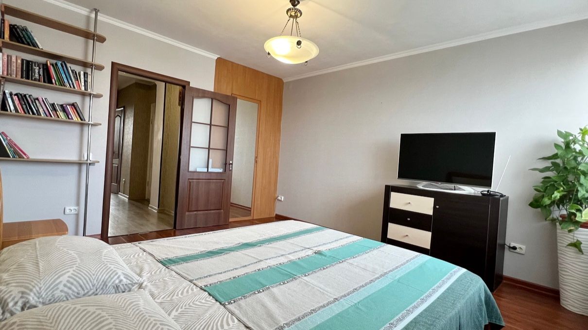 Снять квартиру в Феодосии около парка . Аренда квартиры в Феодосии близко к Комсомольскому парку. смотреть онлайн