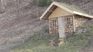 Строю тайную подземную хижину в лесу. Бушкрафт