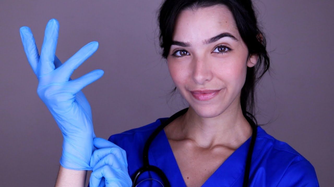 ASMR Doctor Treats You смотреть онлайн