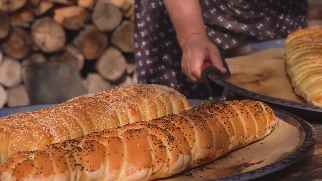 Kənd Həyatı. Выпекаем хлеб «Газиантепский кахке». Почувствуйте вкус традиций смотреть онлайн