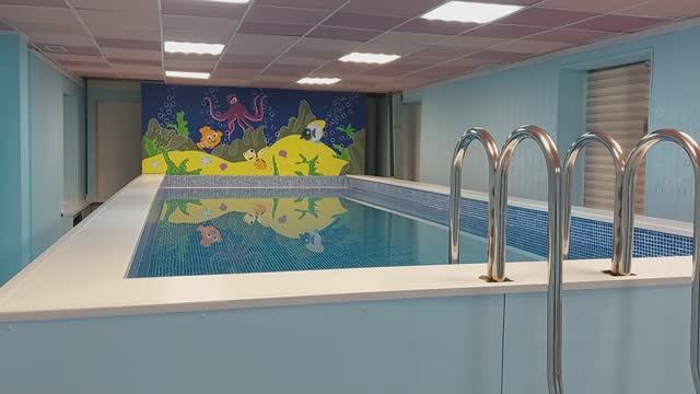 Обзор детского модульного бассейна с отделкой чаши под мозаику.