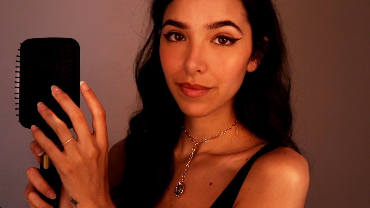 ASMR Playing with Your Hair (Low light) смотреть онлайн