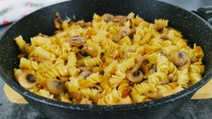Жаренные макароны с грибами. Идеальное решение на обед