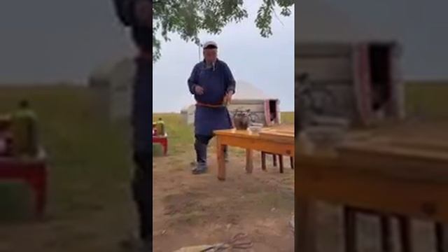 Монголы — народ, любящий мясо! Первобытный образ жизни! #еда #кулинария #Монголия смотреть онлайн