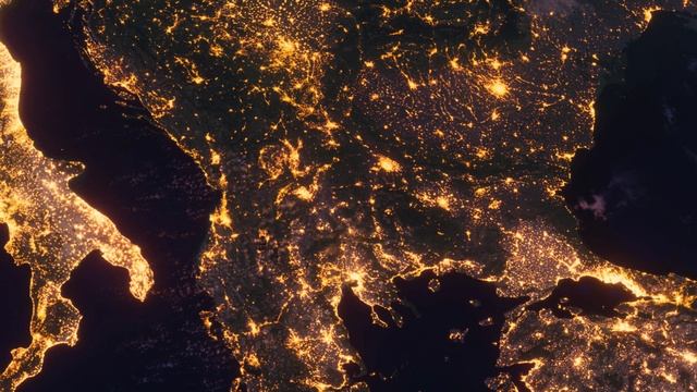 Бесплатное видео футаж, Планета Земля Ночью. Европа, Балканы. Вид из Космоса с Орбиты. Ночной Глобус смотреть онлайн