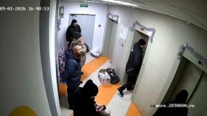 Видео застревание детей,полное видео (вид с подъезда),(без звука)