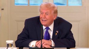 Трамп заявил, что не допустит соседства США с Россией или Китаем в Гренландии.