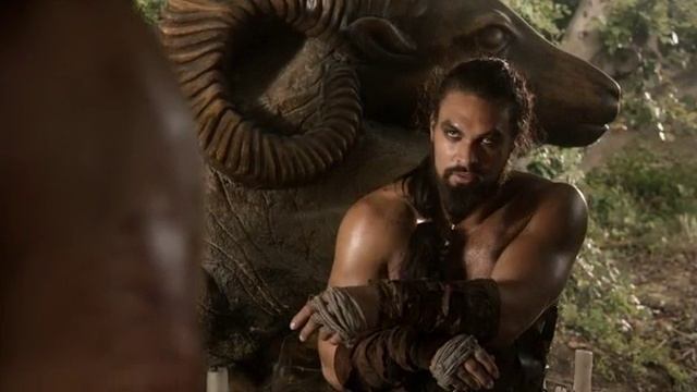 Игра престолов.Хал Дрого защищает Дейнерис. смотреть онлайн