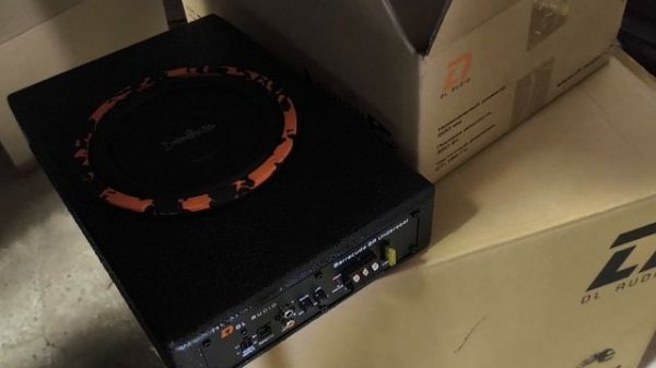 Обзор, распаковка и прослушивание Barracuda 8A Underseat