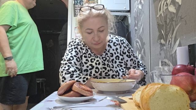 СЕЛИ ОБЕДАТЬ И ПОБОЛТАТЬ! СУП-ПЮРЕ ИЗ КИЖУЧА! смотреть онлайн