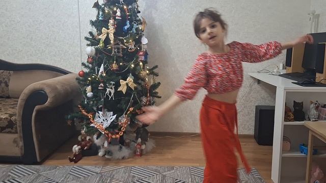 Новогодняя песня  - А на пороге новый год