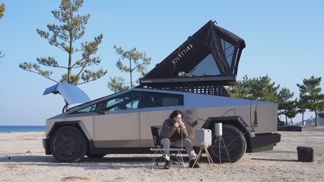 кемпинг с кибертраком. фантастика смотреть онлайн