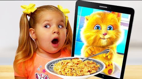 НАСТЯ КУШАЮТ И ИГРАЕТ С ГОВОРЯЩЕМ РЫЖИМ КОТОМ! смотреть онлайн