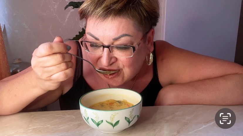 Видео из архива/Мукбам Том Ям по моему удался👍Это вкусно👍👍👍 смотреть онлайн