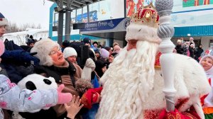 Поезд Деда Мороза завершил путешествие и прибыл в Великий Устюг: кадры